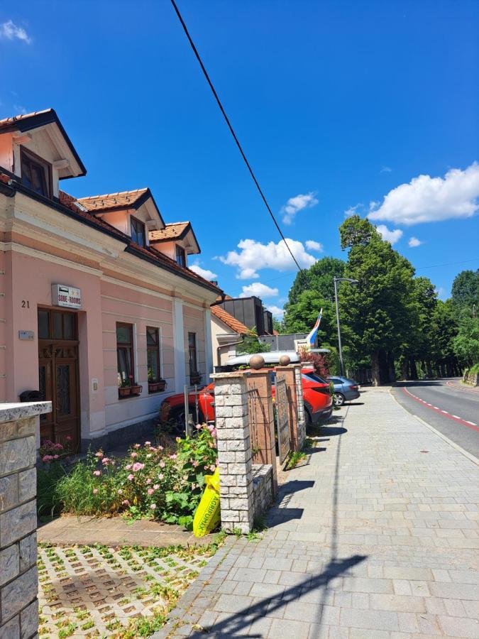 Rooms Cehovin Постойна Екстер'єр фото