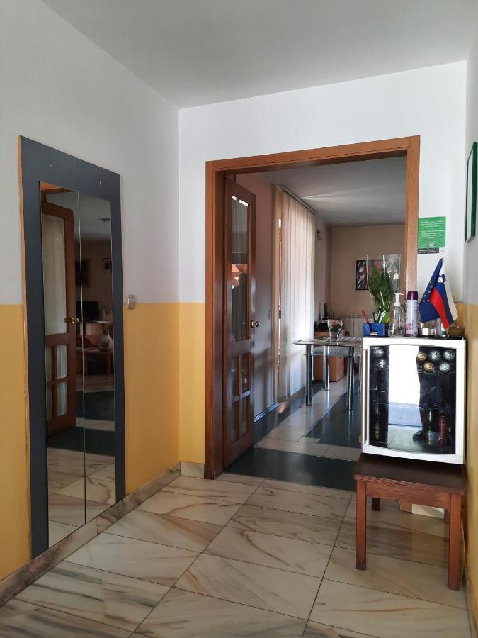 Rooms Cehovin Постойна Екстер'єр фото