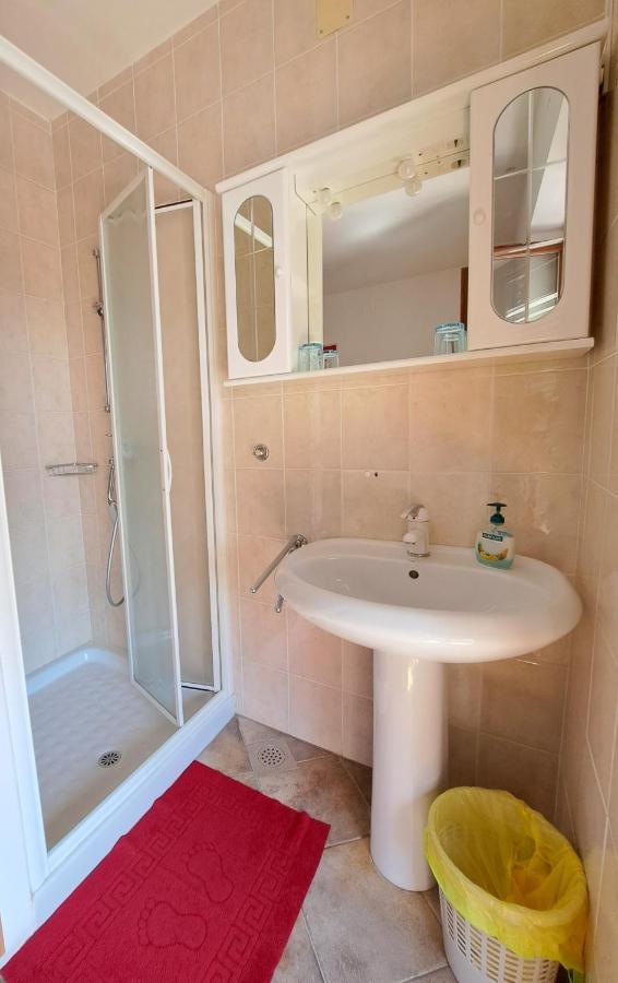 Rooms Cehovin Постойна Екстер'єр фото