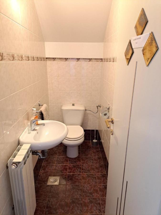 Rooms Cehovin Постойна Екстер'єр фото