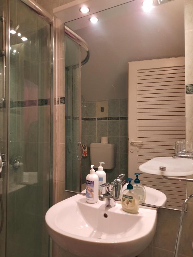 Rooms Cehovin Постойна Екстер'єр фото