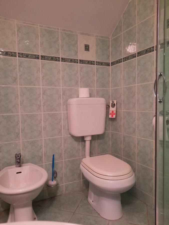 Rooms Cehovin Постойна Екстер'єр фото