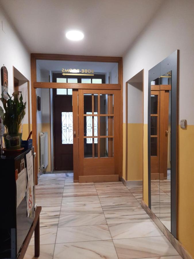 Rooms Cehovin Постойна Екстер'єр фото