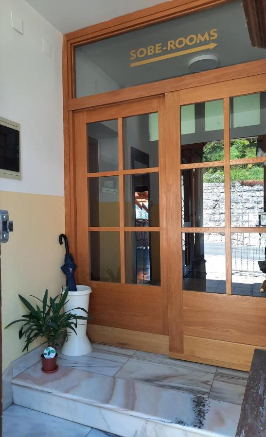 Rooms Cehovin Постойна Екстер'єр фото