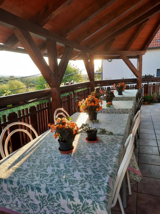 Rooms Cehovin Постойна Екстер'єр фото