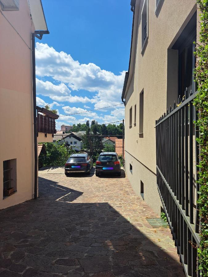 Rooms Cehovin Постойна Екстер'єр фото