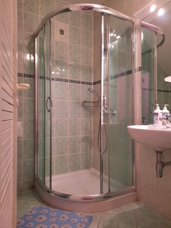 Rooms Cehovin Постойна Екстер'єр фото